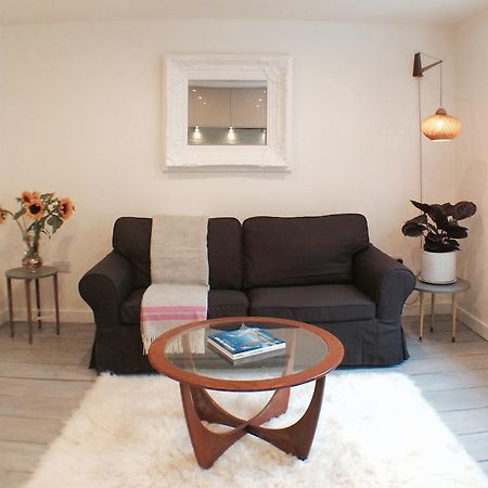 Old Town Castle View Apartment เอดินบะระ ภายนอก รูปภาพ
